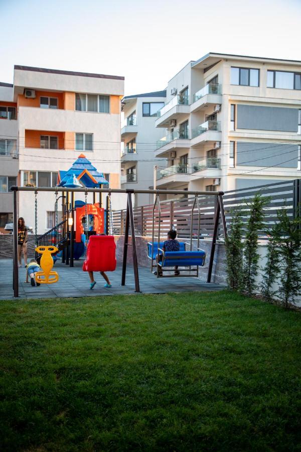 Ferienwohnung Mamaia Nord Nest Deluxe - Pool N Playground Exterior foto